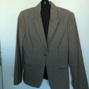 Single breasted, single button , tan blazer